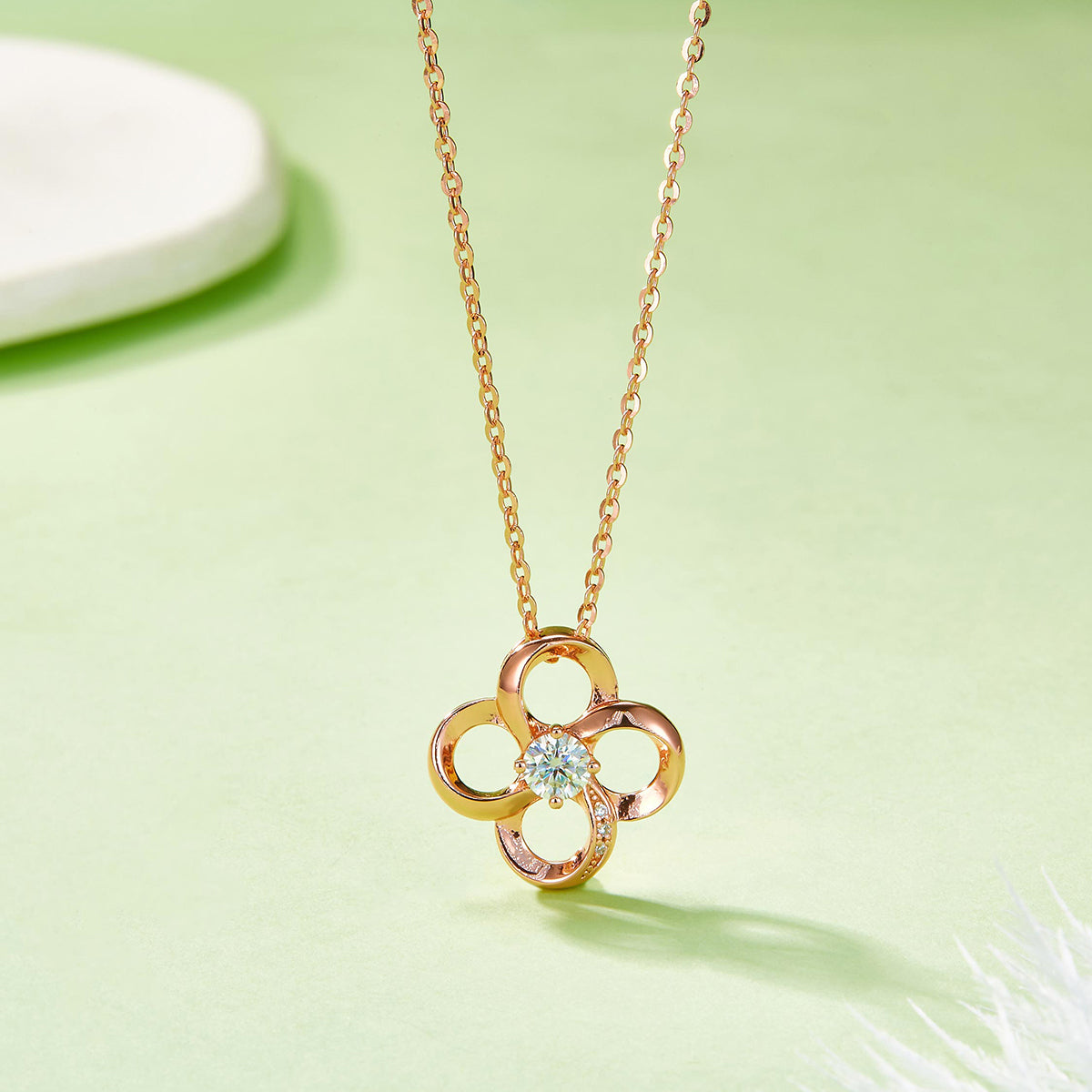 Four‑Leaf Clover Moissanite Necklace in 925 Sterling Silver with Rose Gold Plating – 0.3 ct
