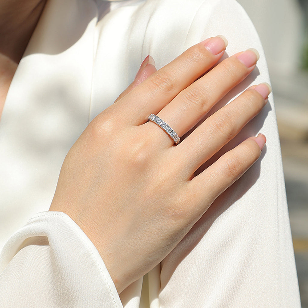 Prong‑Set Half Eternity Moissanite Ring in 925 Sterling Silver with 18K White Gold Plating – 0.7 ct