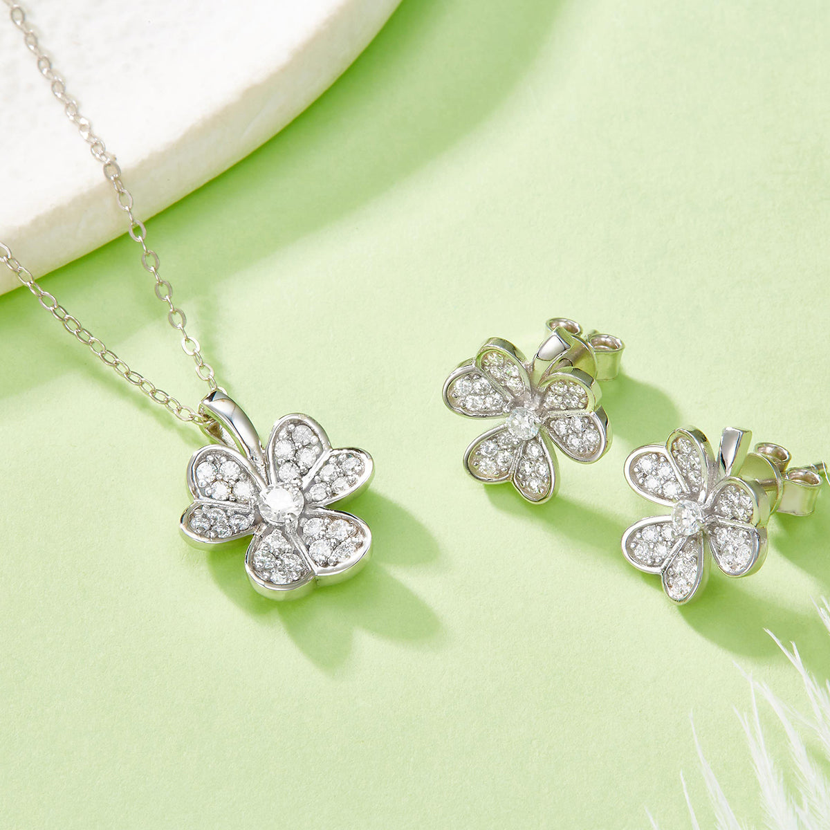 Lucky Three‑Leaf Clover Moissanite Jewelry Set in 925 Sterling Silver with 18K White Gold Plating – 0.38 ct