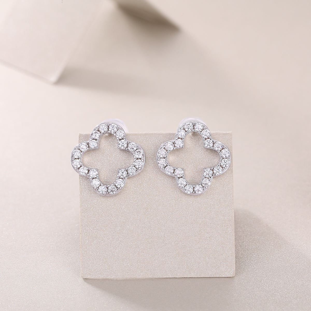 Four‑Leaf Clover Moissanite Stud Earrings in 925 Sterling Silver with 18K White Gold Plating