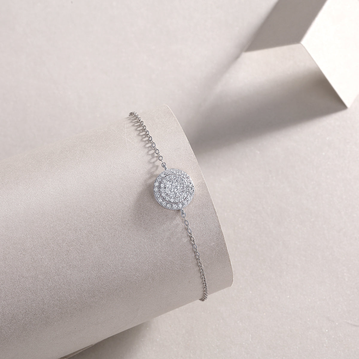 Fortune Disc Pavé Moissanite Bracelet