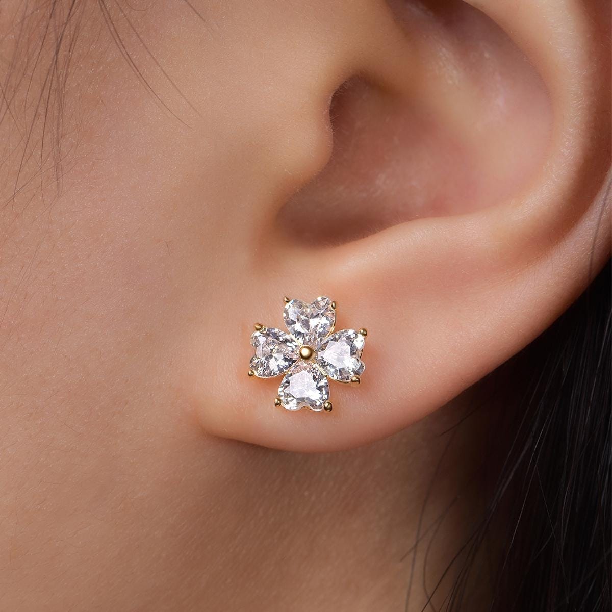 Heart‑Shaped Clover Moissanite Stud Earrings in 925 Sterling Silver with 18K Gold Plating – 2.4 ct