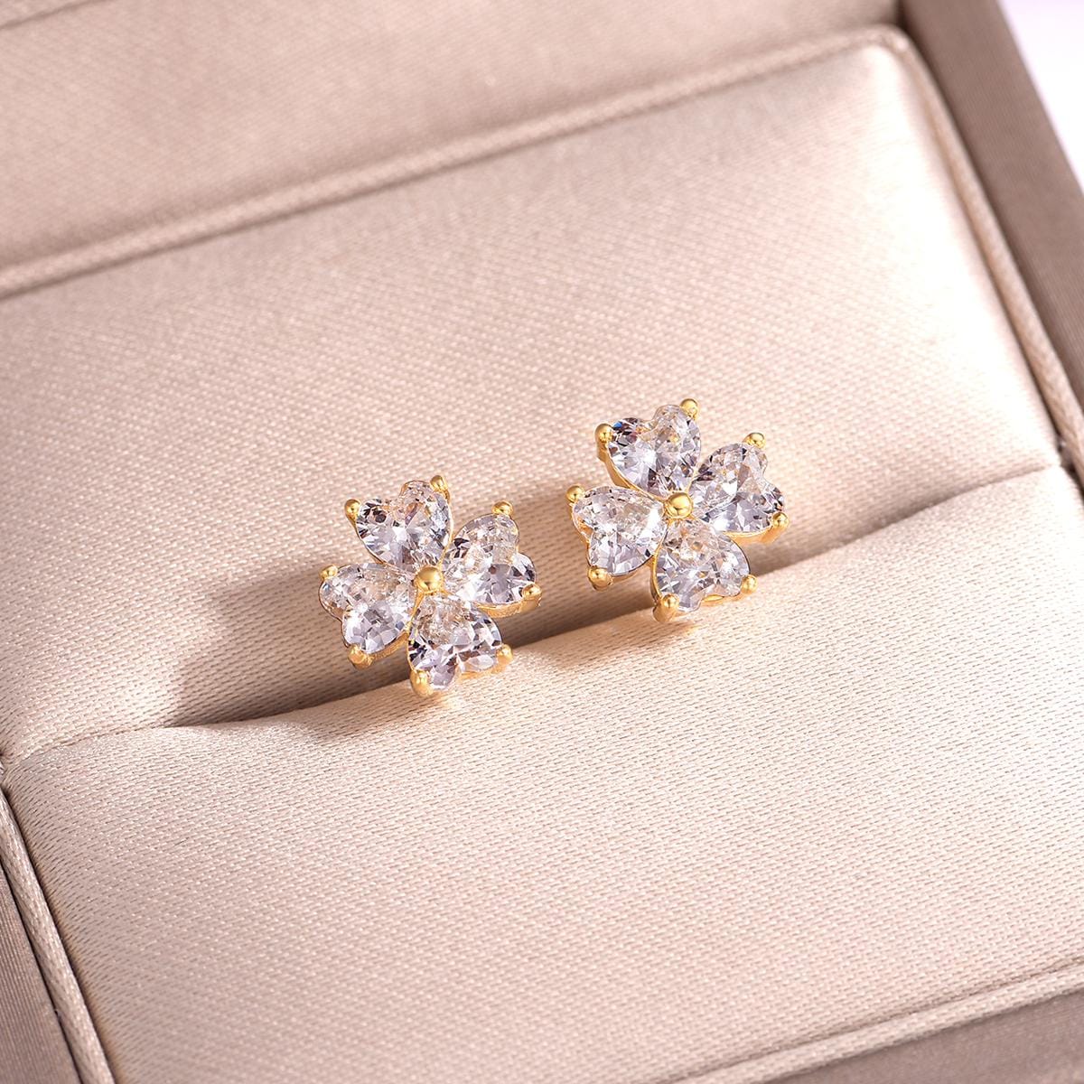 Heart‑Shaped Clover Moissanite Stud Earrings in 925 Sterling Silver with 18K Gold Plating – 2.4 ct