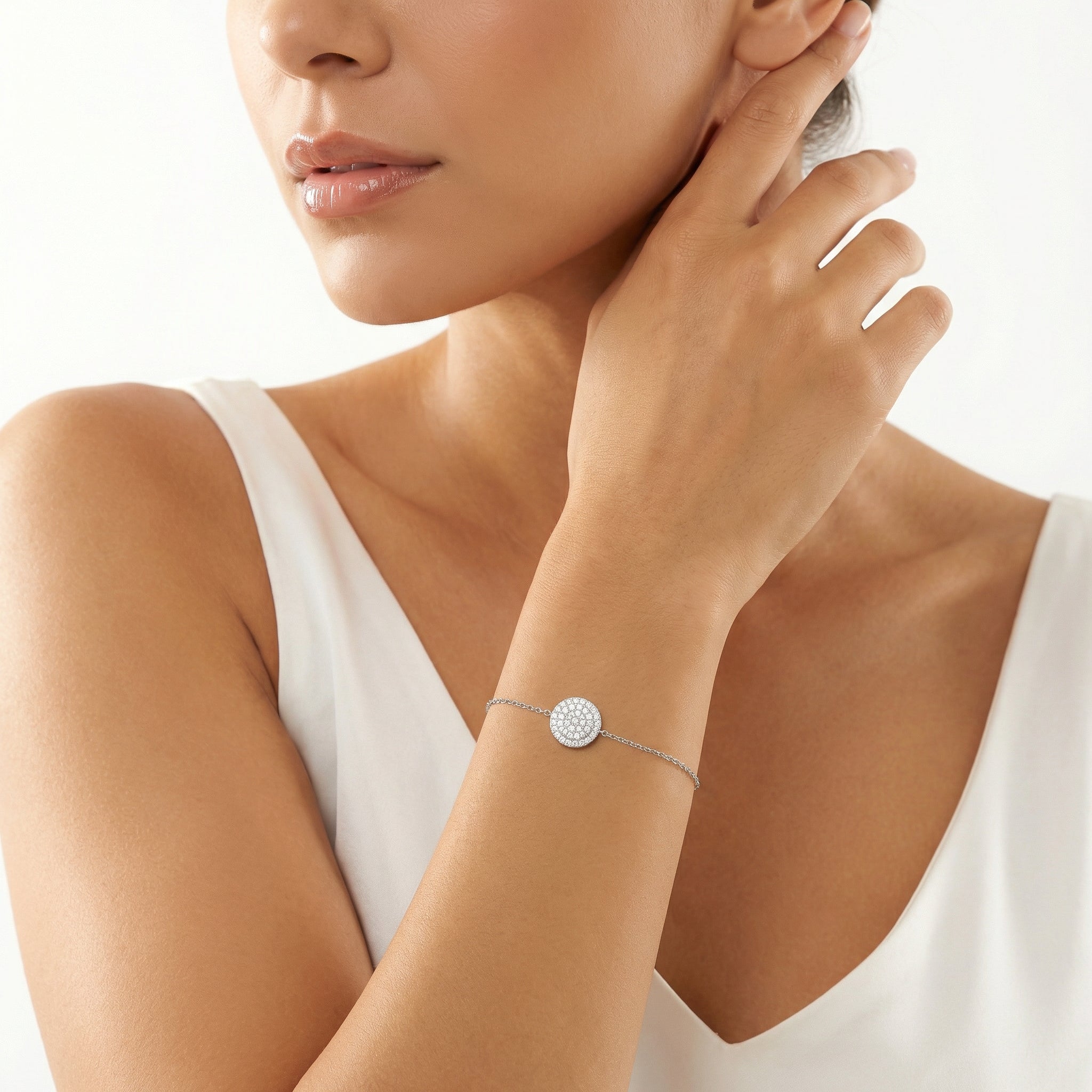 Fortune Disc Pavé Moissanite Bracelet