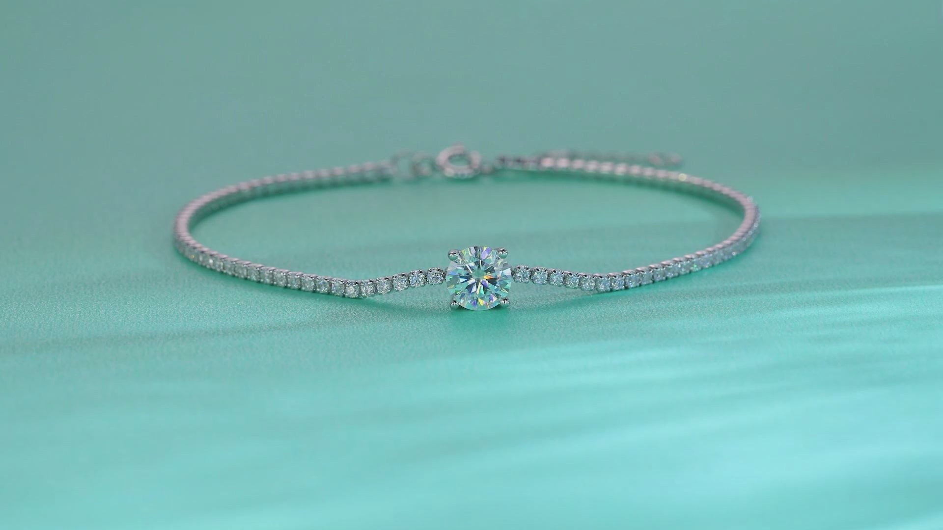 Crystal Dew Square Moissanite Bracelet